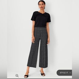 Ann Taylor Black Plaid Crop Pants Size 2